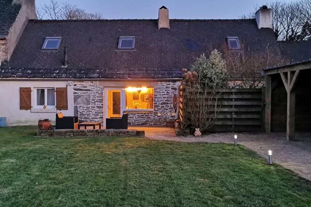 Petite Maison Dans Les Monts D'Arree Ty Coz Commana Kültér fotó